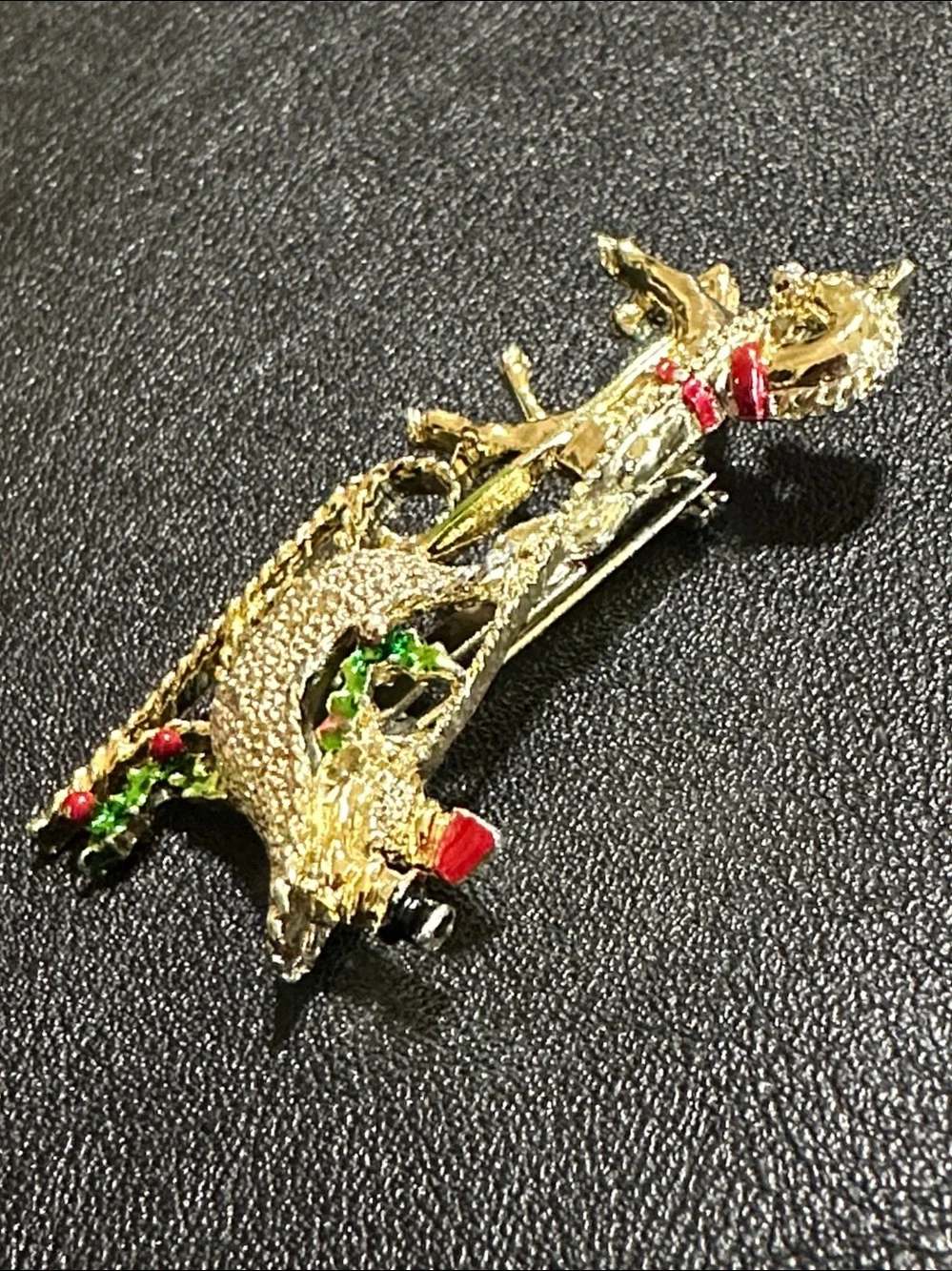 GERRY'S Christmas Horse & Sleigh Brooch Gold Tone Vintage Holiday Pin